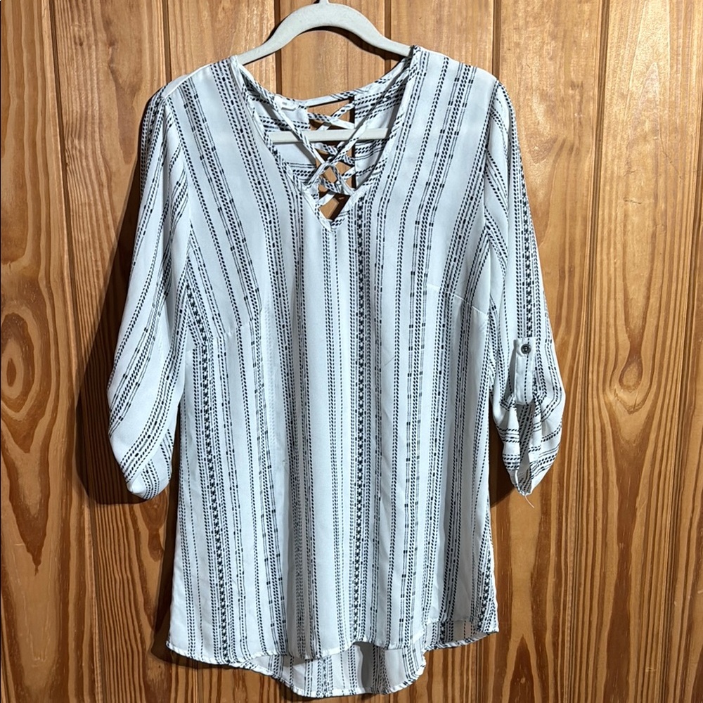 Maurice’s Striped White and Black Women's Top Size Large